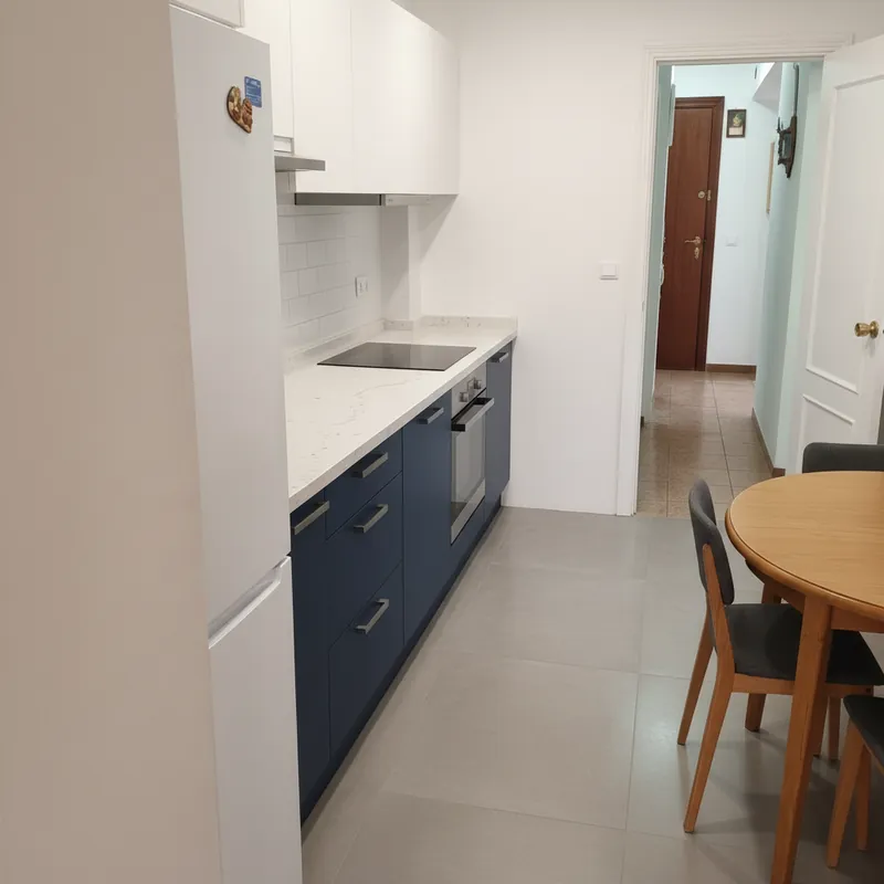 Reforma integral de piso con cocina moderna en Ontinyent