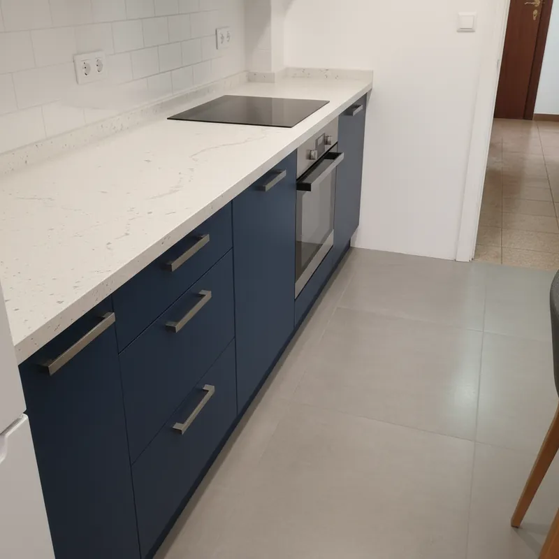 Reforma integral de piso con cocina moderna en Ontinyent — foto 3